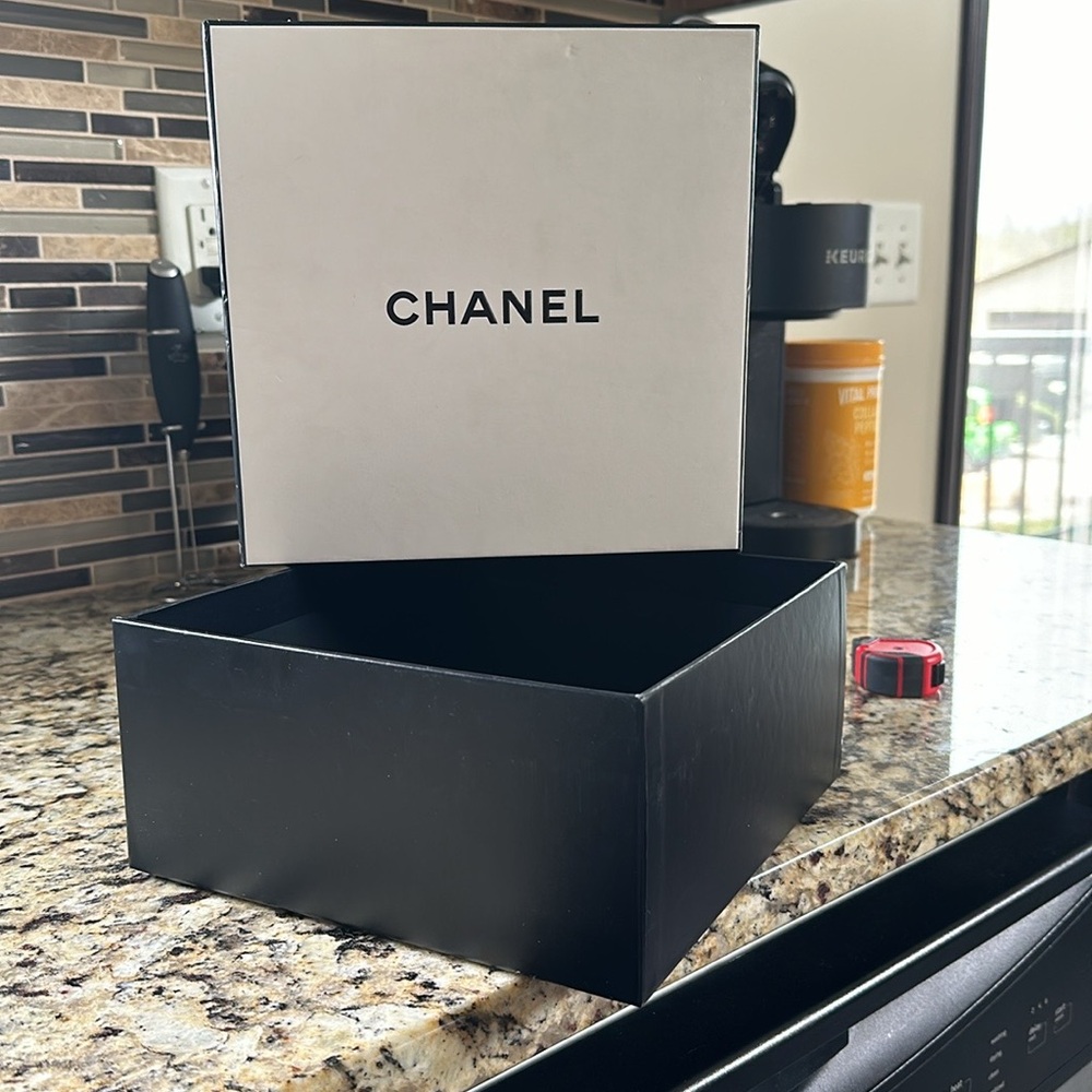Chanel box - Picture 3 of 8
